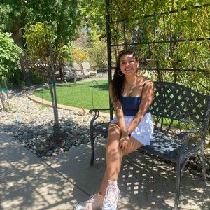 Meet your Posher, Angie